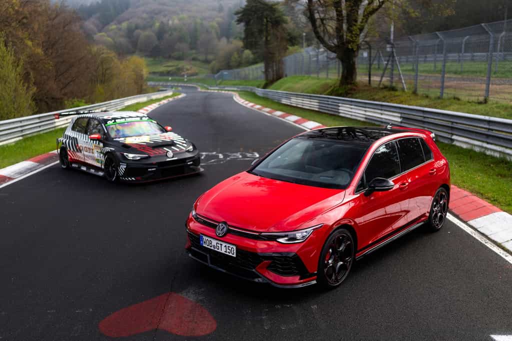 Pour les 50 ans de la Golf GTI en 2026, Volkswagen frappe fort avec une version thermique dopée à 325 chevaux. © Volkswagen